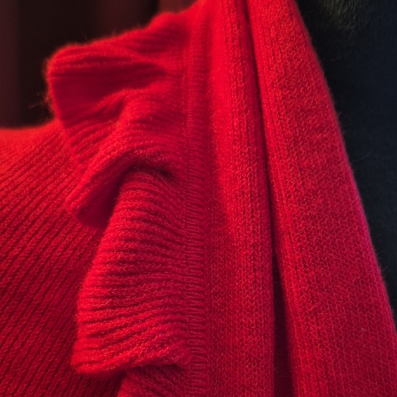 Warm Red Ruffled Women's Shawl - Picture 3 of 4